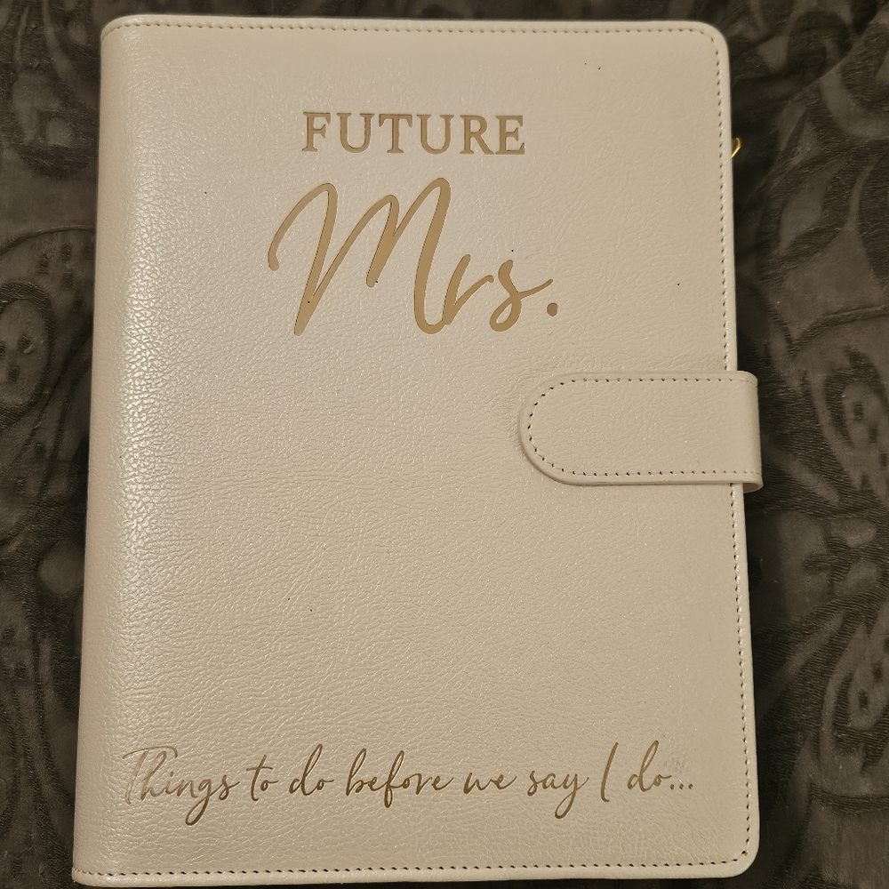 NEW Future Mrs. Bachelorette Bridal Planner in Cream Bride To Do Book With Pen